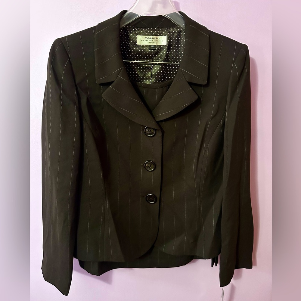 Tahari 2 piece skirt suit. Size 16 petite. New with tags